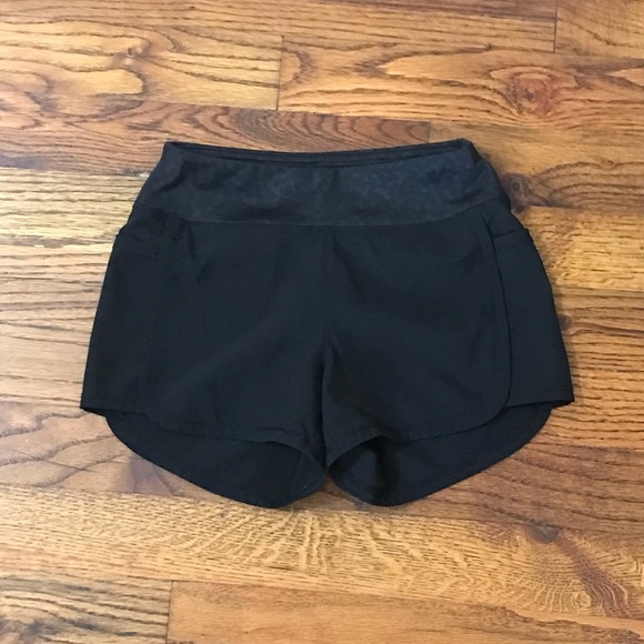 Old Navy Active Wear Activewear Dri-Fit Black Shorts
Girls 4 / 5 XS 
Pockets - Picture 7 of 10
